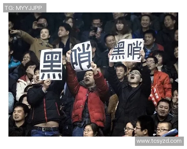 揭秘黑哨足球明星的真实身份及其精彩瞬间图片大赏 揭秘黑哨足球明星的真实身份及其精彩瞬间图片大赏